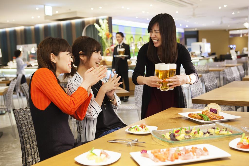 Hotel Plaza Ōsaka Eksteriør bilde